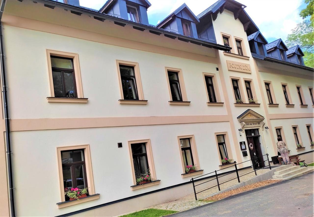 Hotel Poutni Dum Králíky Exteriör bild