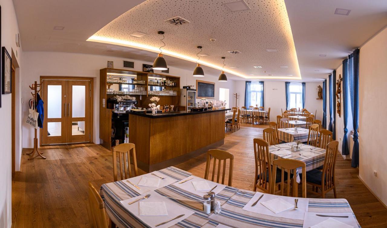 Hotel Poutni Dum Králíky Exteriör bild