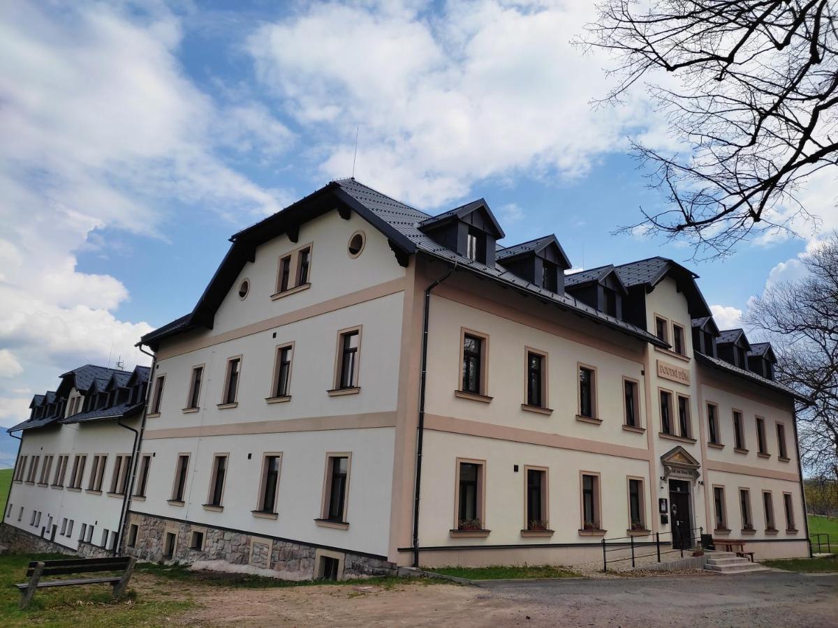 Hotel Poutni Dum Králíky Exteriör bild